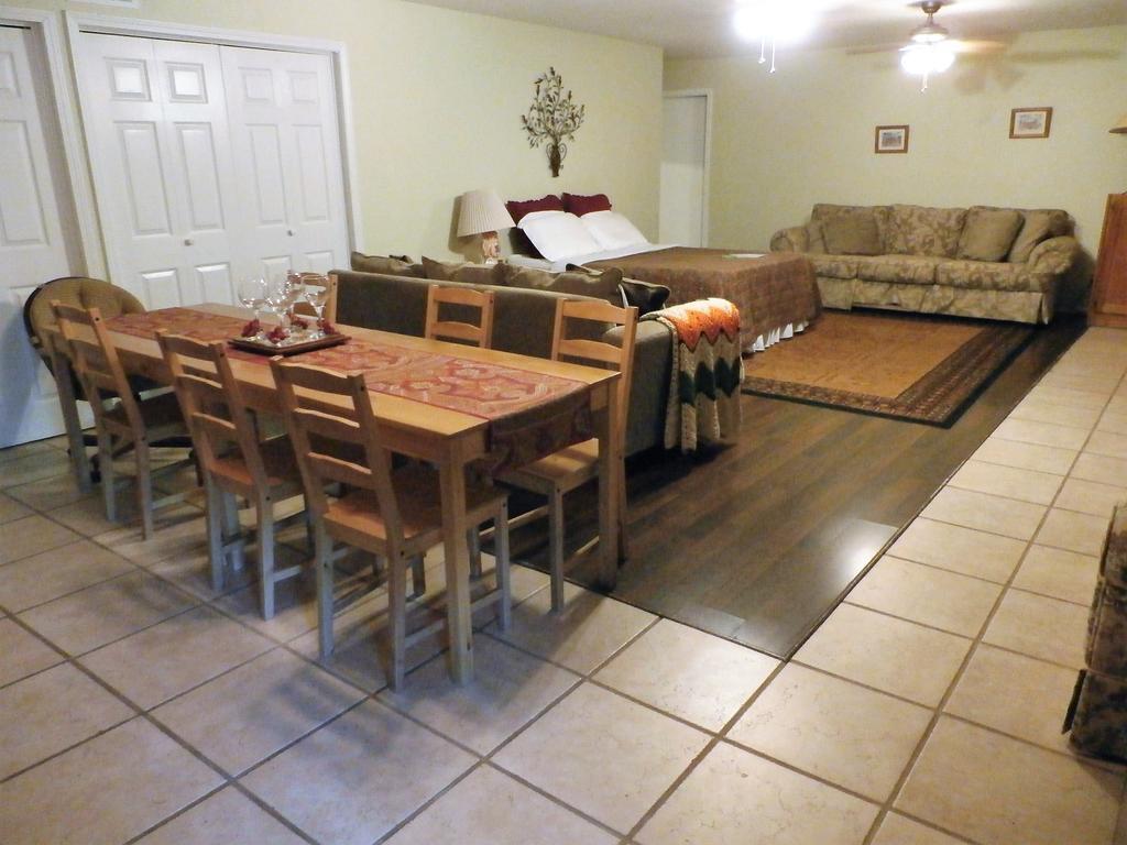 דירות אוקהורסט Charming Downstairs Unit מראה חיצוני תמונה
